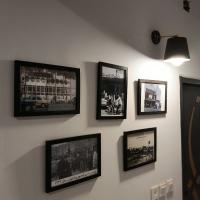 S R